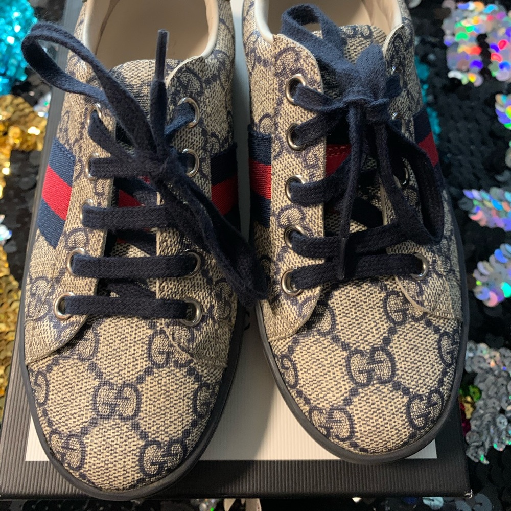 Gucci supreme sneakers